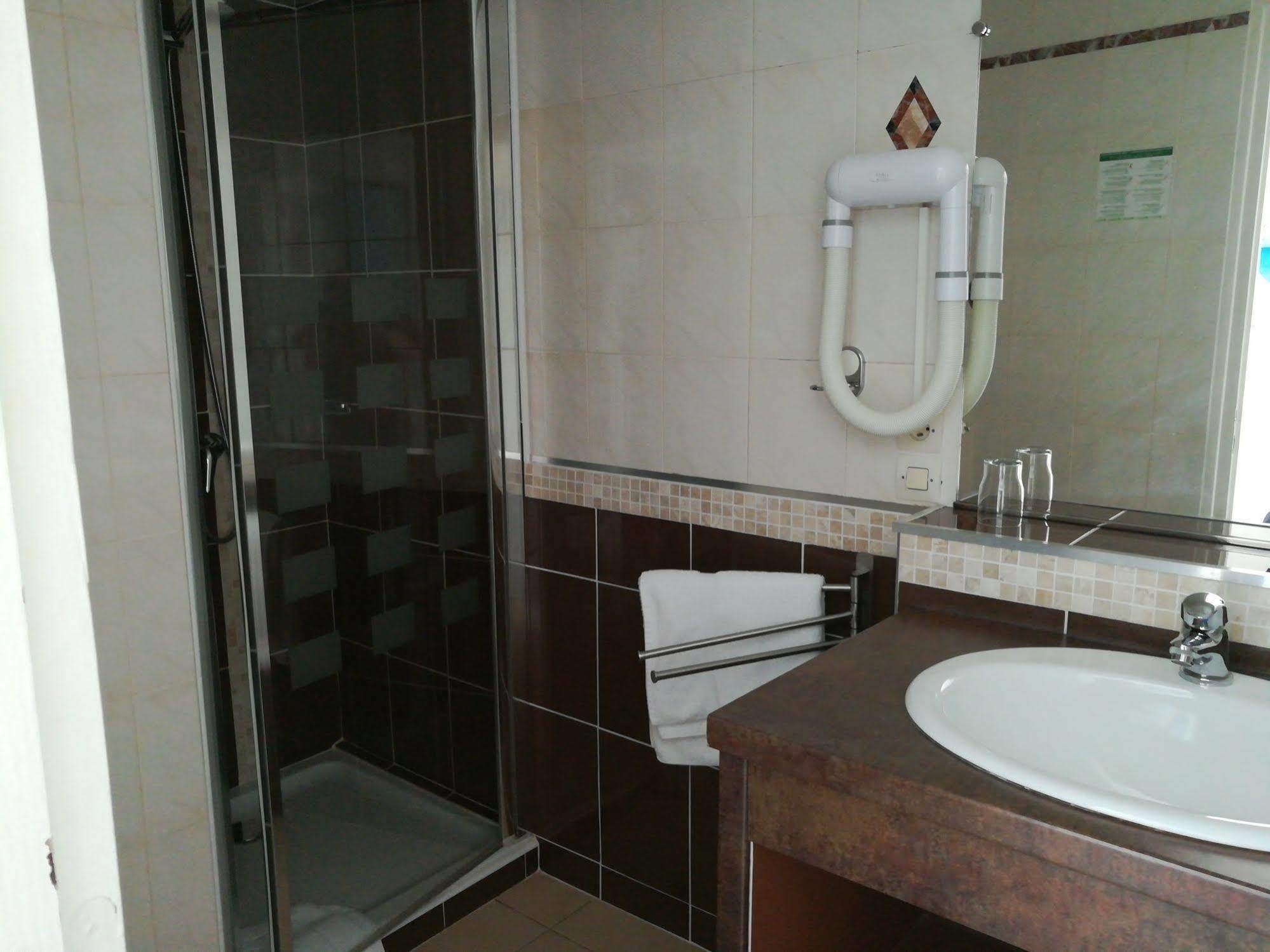 Contact Hotel Du Relais 투아르 외부 사진